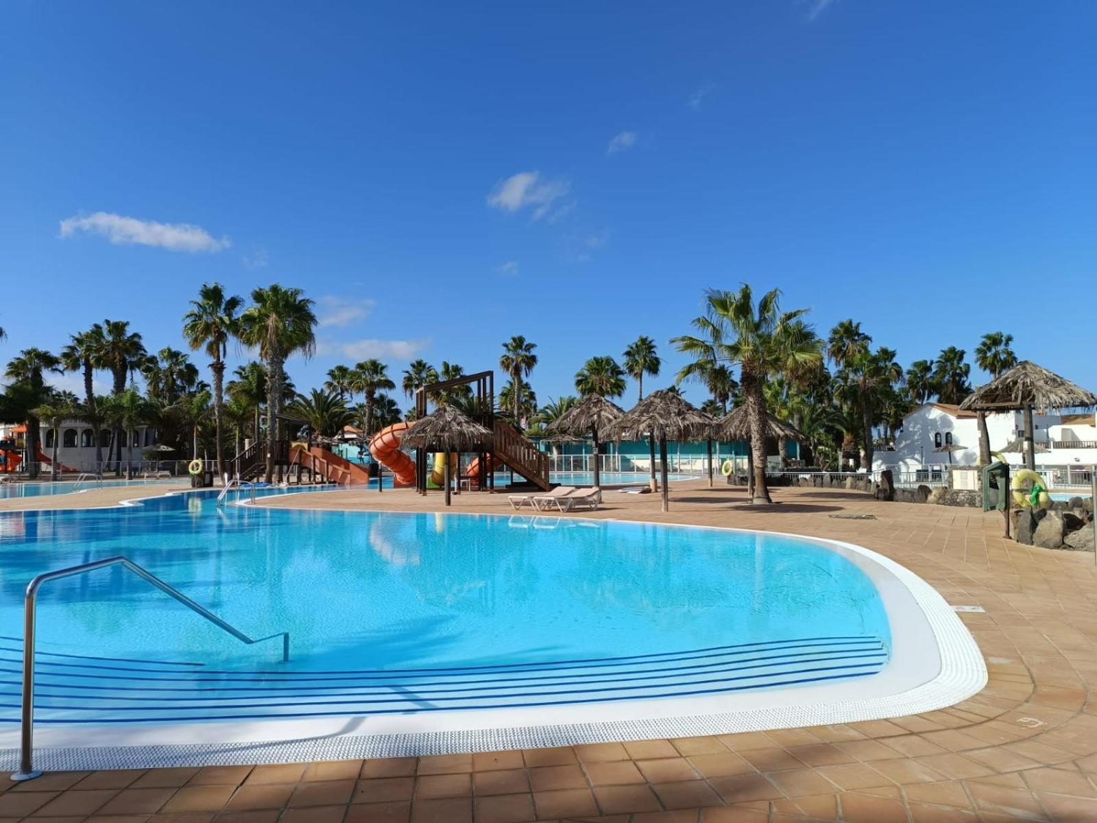 Apartamentos Gala Corralejo Exteriör bild